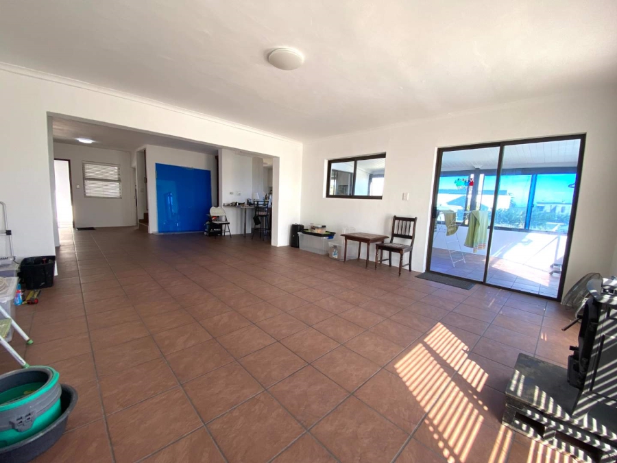 7 Bedroom Property for Sale in Myburgh Park Western Cape